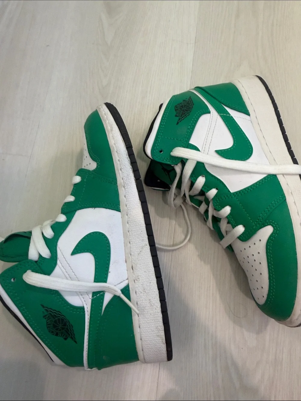 Jordan Kids Mid-Top Sneakers in Green & White